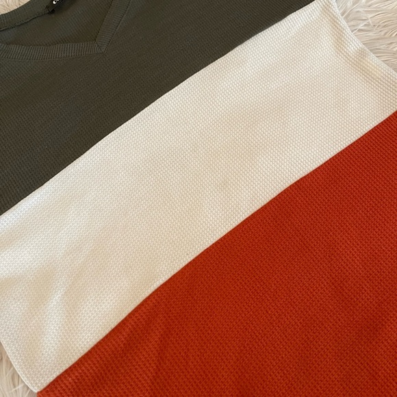 Colorblock Top | Boutique Brand - Picture 9 of 11